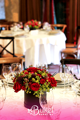 Red Rose Table Decoration